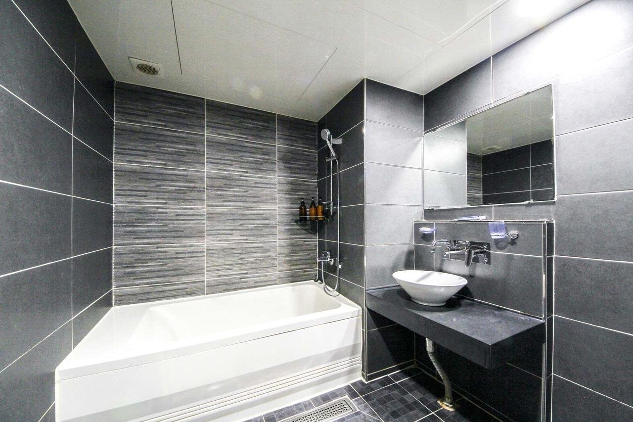 White Hotel Suwon Buitenkant foto