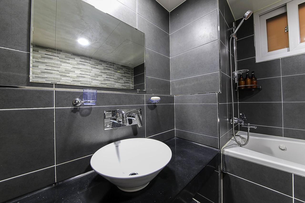 White Hotel Suwon Buitenkant foto