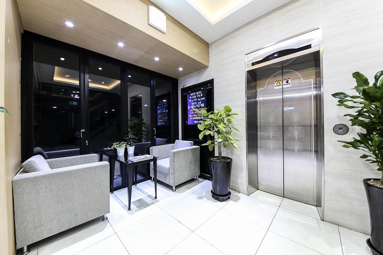 White Hotel Suwon Buitenkant foto