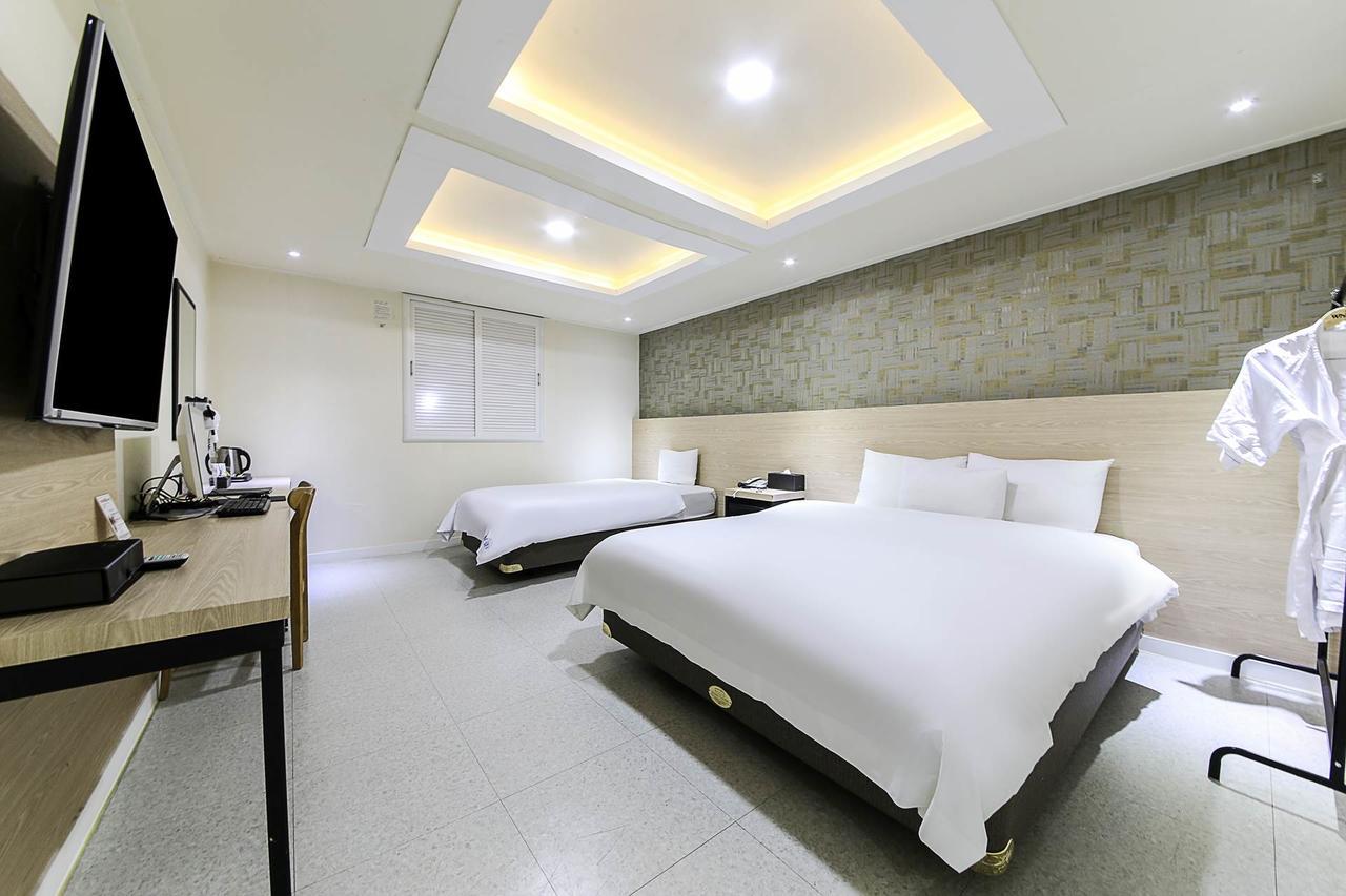 White Hotel Suwon Buitenkant foto