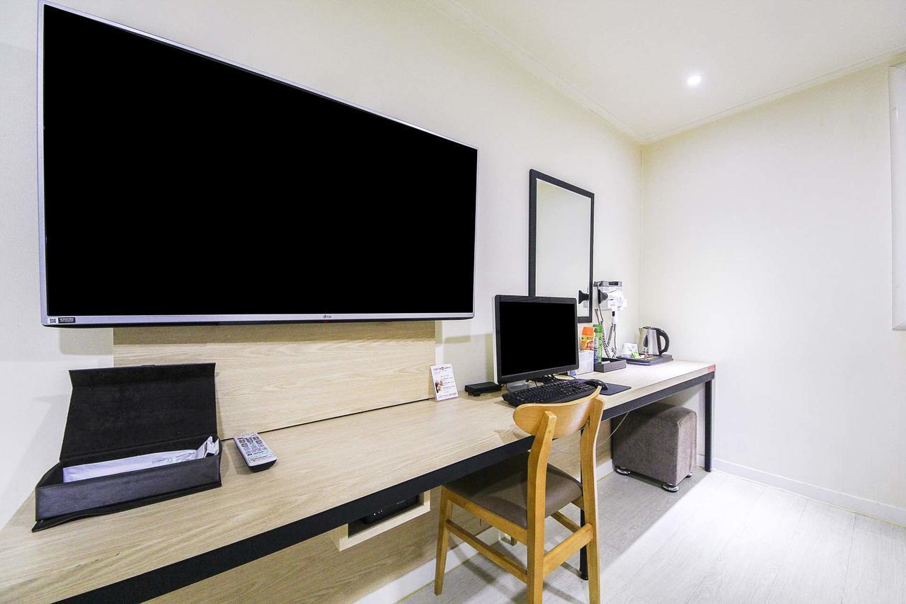 White Hotel Suwon Buitenkant foto
