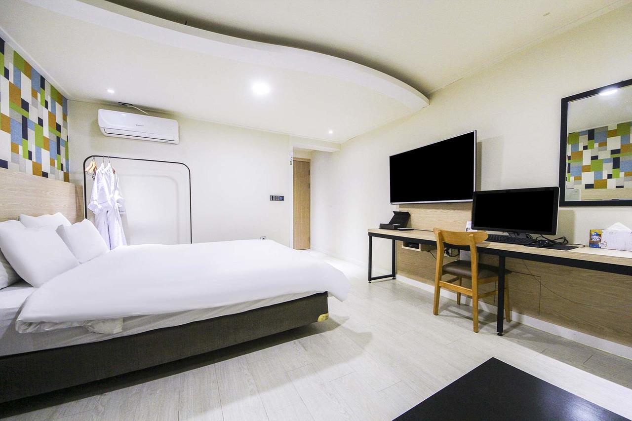 White Hotel Suwon Buitenkant foto