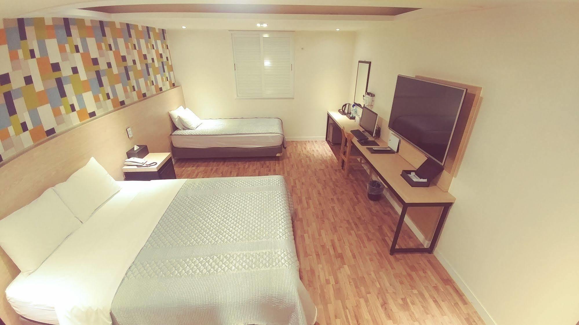 White Hotel Suwon Buitenkant foto