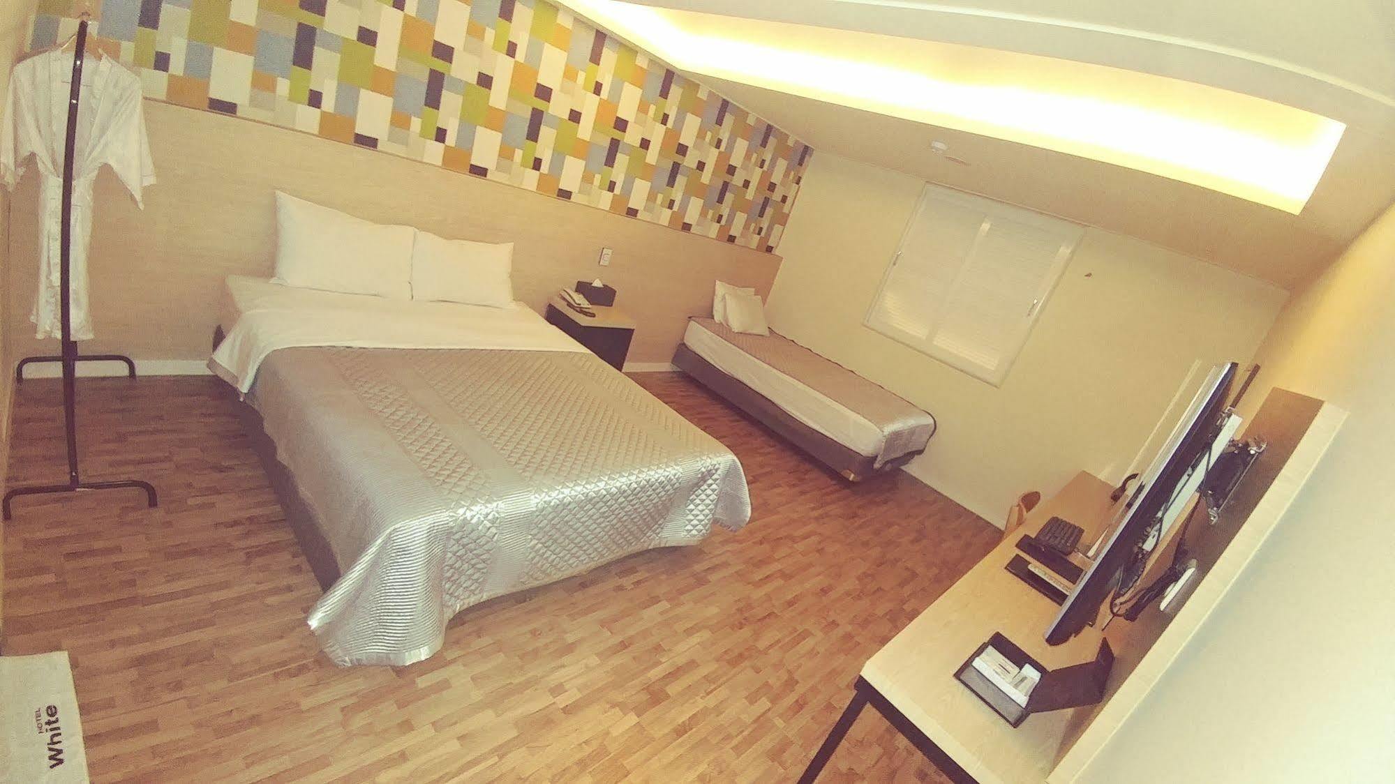 White Hotel Suwon Buitenkant foto