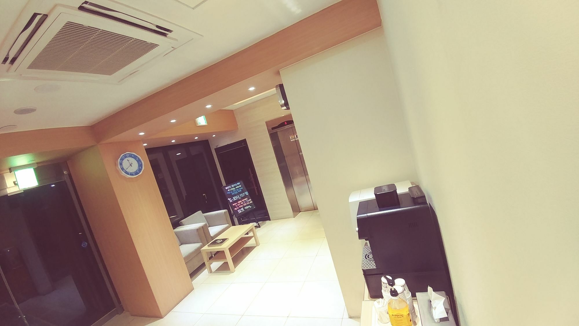 White Hotel Suwon Buitenkant foto